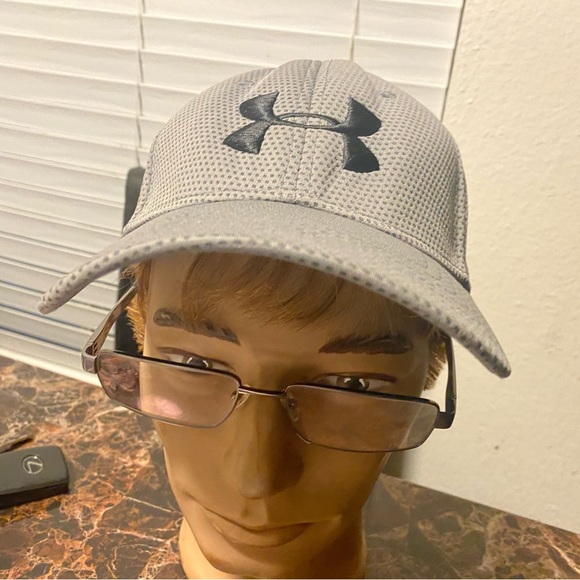 Under Armor Men’s Gray/Black Hats Size Medium/Large - Picture 12 of 12